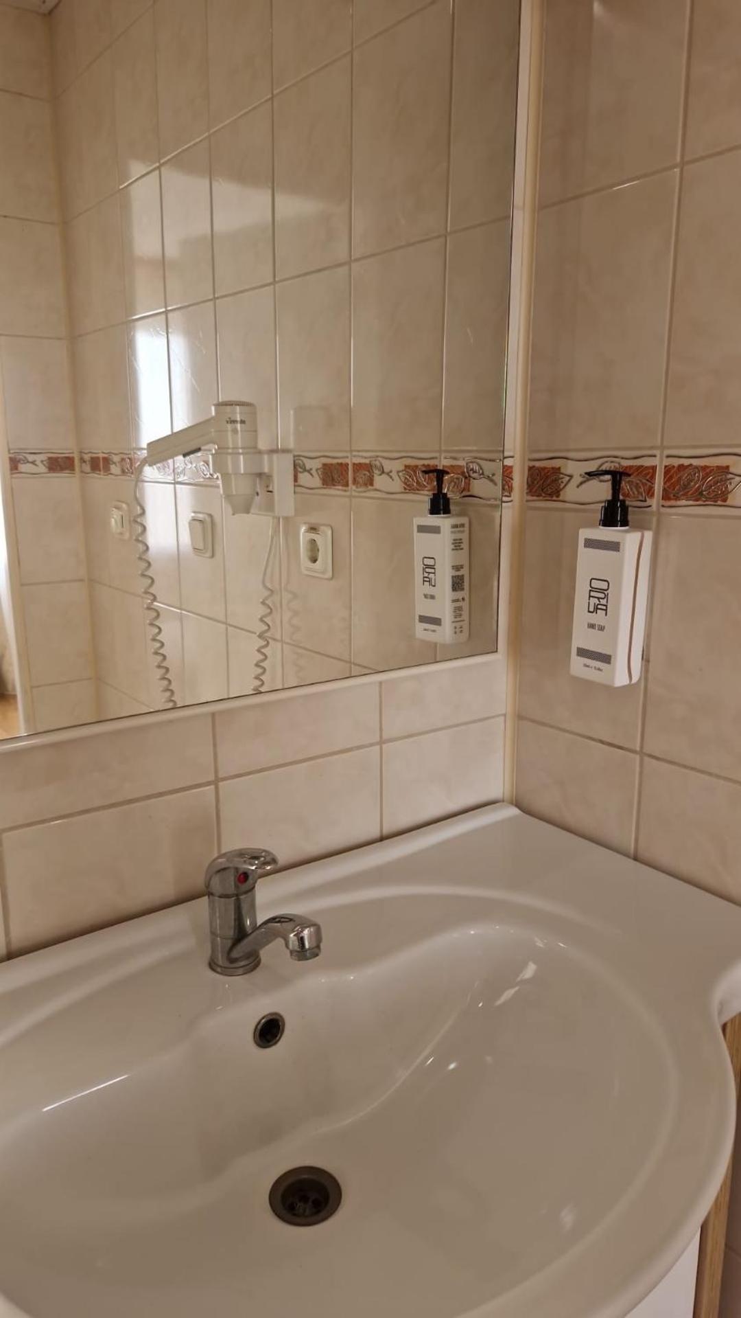 Latgale Hotel Rēzekne Kültér fotó