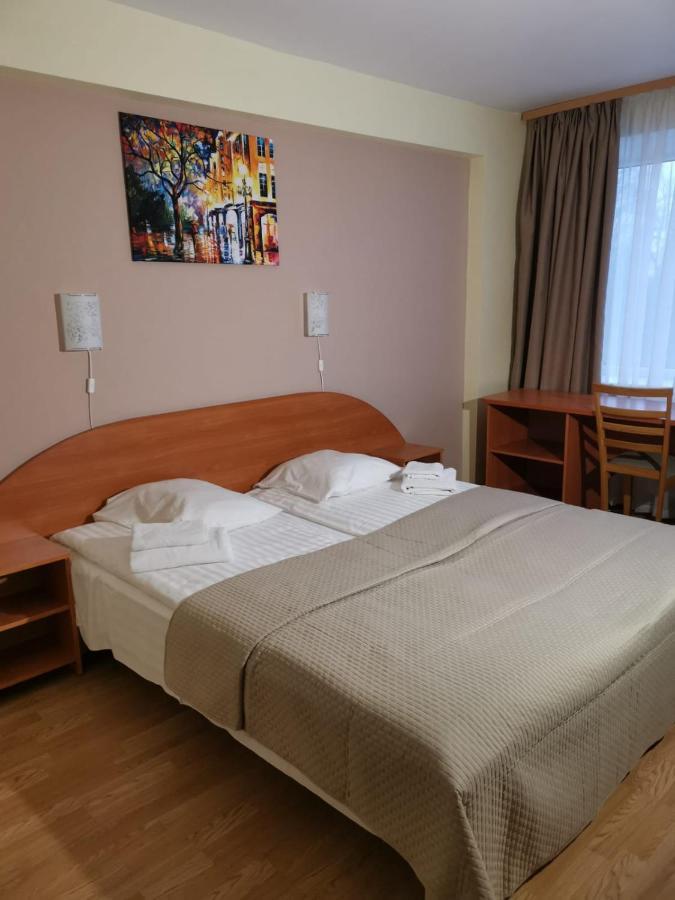 Latgale Hotel Rēzekne Kültér fotó